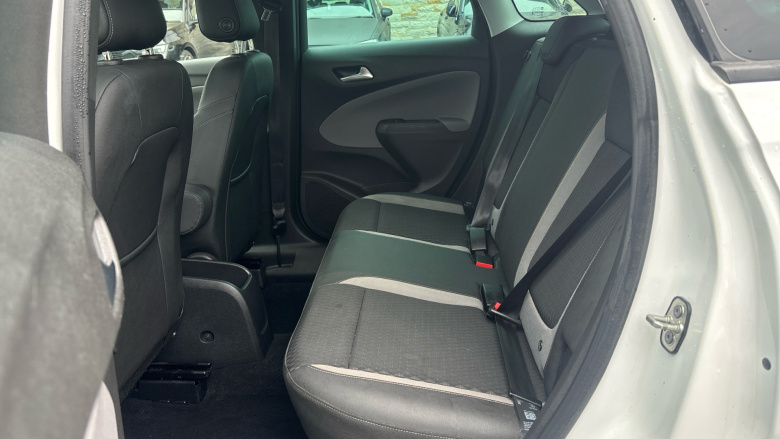 Vauxhall Crossland X 1.2T ecoTec [110] Tech Line Nav 5dr [6 Spd] [S/S] Petrol Hatchback